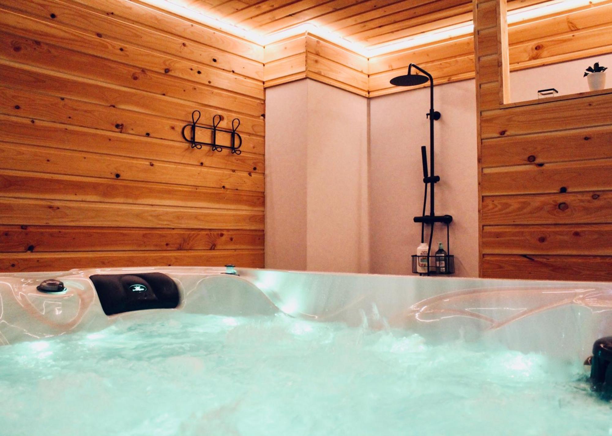 Appartement Duplex Acces Jacuzzi Illimite Z à Villedieu-les-Poêles Extérieur photo